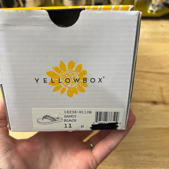 Yellow Box Sandy Sandals Flip-Flops Black Sequin NIB Size 11 - Picture 2 of 5
